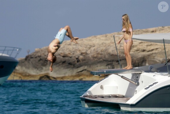 Nico Rosberg et sa femme Vivian Sibold passent une journée romantique sur un bateau sous le soleil de Formentera en Espagne, le 4 septembre 2018.
