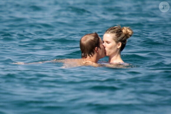 Nico Rosberg et sa femme Vivian Sibold passent une journée romantique sur un bateau sous le soleil de Formentera en Espagne, le 4 septembre 2018.