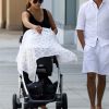 Exclusif - Eva Longoria et son mari Jose Baston ont été aperçus avec leur fils Santiago dans les rues de Beverly Hills, le 25 aout 2018.
