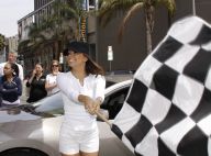 Eva Longoria divine et très courte... pour lancer les bolides du Rally for Kids ! Mais Tony ne la quitte pas d'une semelle !