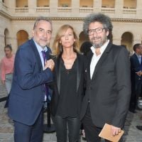 Anne Gravoin : Look sexy en cuir et discret sourire pour l'ex-madame Valls