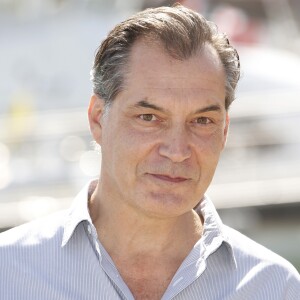 Samuel Labarthe au photocall de "Les Petits Meurtres d'Agatha Christie" lors de la 19ème édition du Festival de la Fiction TV de la Rochelle, le 14 septembre 2017. © Christophe Aubert/Bestimage