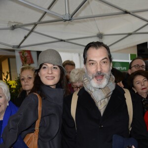 Samuel Labarthe et son ancienne femme Helene Medigue, Brigitte Kuster (Maire du 17eme arrdt de Paris) - Devoilement de la plaque en hommage a Loulou Gaste au 8 rue Saint-Ferdinand dans le 17eme arrondissement de Paris. Le 29 janvier 2014
