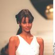Heather Stewart-Whyte défile pour Chanel le 14 janvier 1994.
