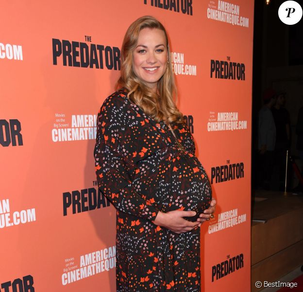 Yvonne Strahovski, enceinte, à la première de "The Predator" au Egyptian Theatre à Los Angeles, le 12 septembre 2018. © Birdie Thompson-AdMedia via Zuma/Bestimage