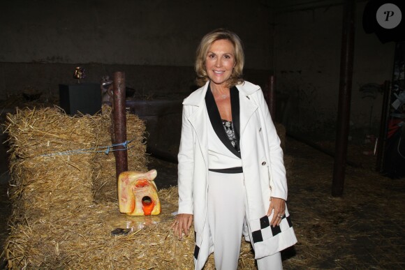 Semi-exclusif - Fabienne Amiach - Vernissage de l'exposition "Grès Paille Box" de la sculptrice Sylvie Malys Lors à l'occasion des Journées Européennes du Patrimoine à la caserne des Célestins siège de l'état-major de la Garde républicaine à Paris, France, le 14 septembre 2018. © Philippe Baldini/Bestimage