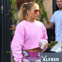 Jennifer Lopez fière de ses fesses : la chanteuse s'affiche plus sexy que jamais