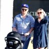 Exclusif - Kirsten Dunst qui vient d'accoucher et son fiancé Jesse Plemons se promènent avec leur fils Ennis à Los Angeles le 22 juin 2018.