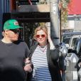 Kirsten Dunst, enceinte, et son mari Jesse Plemons font du shopping à Los Angeles, le 19 avril 2018.