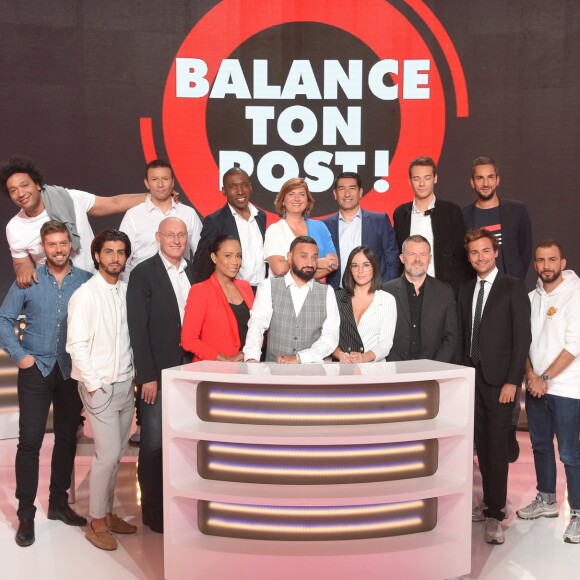 Exclusif - Cyril Hanouna et son équipe de chroniqueurs, Doc Gynéco, Julien Pasquet, le rappeur Ramous, Raymond Aabou, Bernard Laporte, Christine Kelly, Albert Batihe, Sandra Le Grand, Karim Zéribi, Agathe Auproux, Eric Naulleau, Bertrand Chameroy, Thibaud Vézirian et Mehdi Maizi - Tournage du pilote de l'émission "Balance ton Post!" sur la chaîne C8 à Boulogne-Billancourt, France, le 30 août 2018. © Coadic Guirec/Bestimage