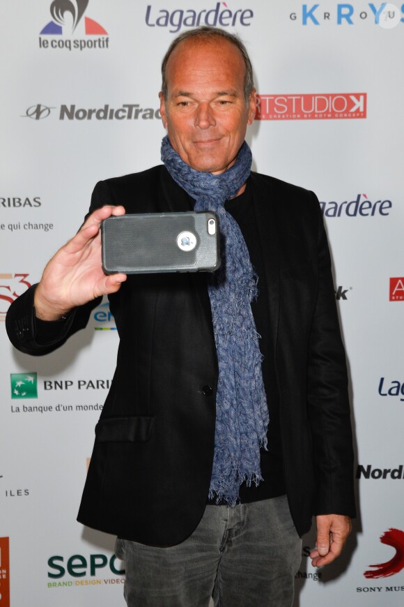 Laurent Baffie - Soirée de gala des 20 ans de l'association "Fête le Mur" de Yannick Noah au Chalet des Iles à Paris le 9 novembre 2016. © Coadic Guirec/Bestimage