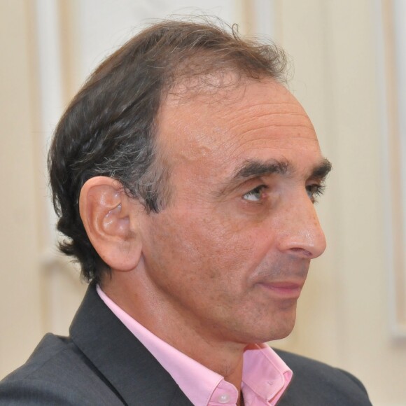 Eric Zemmour - Eric Zemmour, invité par Robert Ménard, maire de Béziers, pour présenter son livre polémique "Le suicide français" à Béziers le 16 octobre 2014.