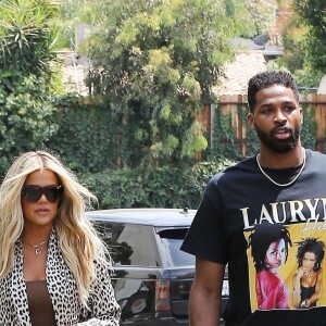 Exclusif - Khloé Kardashian et son compagnon Tristan Thompson sont allés déjeuner en amoureux au restaurant Benihana à Calabasas, le 18 juillet 2018.