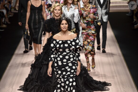 Monica Bellucci, Eva Herzigova lors du défilé Dolce & Gabbana pour la collection Prêt-à-Porter Printemps/Eté 2019 lors de la Fashion Week de Milan, Italie, le 23 septembre 2018.