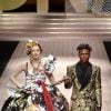 Karen Elson, Kailand Morris lors du défilé Dolce & Gabbana pour la collection Prêt-à-Porter Printemps/Eté 2019 lors de la Fashion Week de Milan, Italie, le 23 septembre 2018.