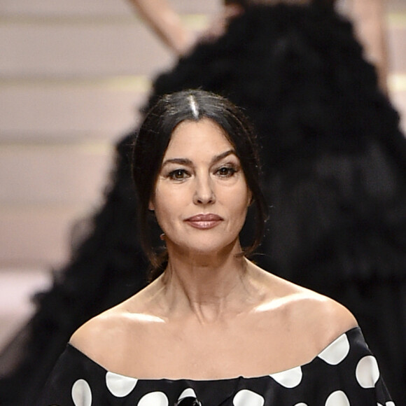 Monica Bellucci lors du défilé Dolce & Gabbana pour la collection Prêt-à-Porter Printemps/Eté 2019 lors de la Fashion Week de Milan, Italie, le 23 septembre 2018.