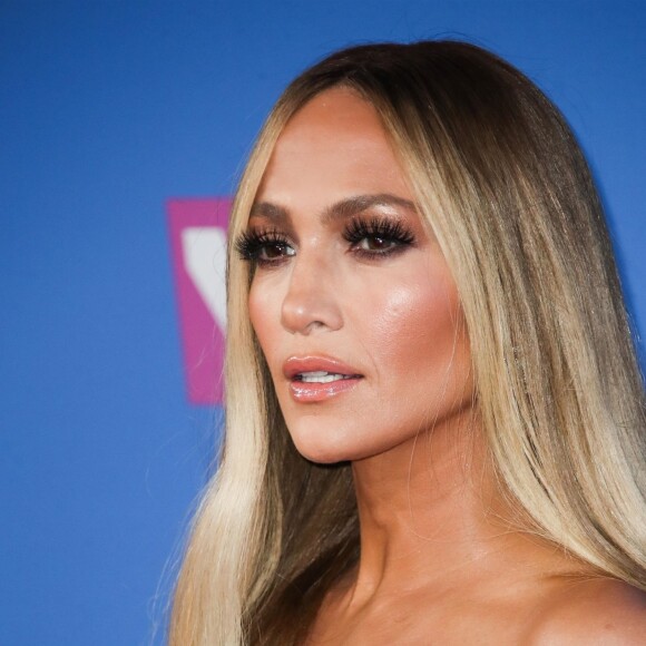Jennifer Lopez lors du photocall de la cérémonie des MTV Video Music Awards à New York le 20 août 2018.
