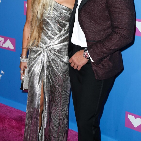 Jennifer Lopez, Alex Rodriguez lors du photocall de la cérémonie des MTV Video Music Awards à New York le 20 août 2018.