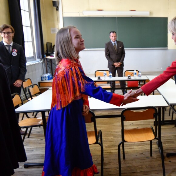 La reine Sonja de Norvège, la première dame Brigitte Macron au centenaire de la Section Norvégienne du Lycée Pierre Corneille à Rouen le 24 septembre 2018. Au programme : Signatures d'accords-cadres de coopération dans le domaine de l'éducation, de l'enseignement supérieur, de la recherche scientifique, de l'innovation, de l'industrie et de la culture; dévoilement de la statue offerte par la Norvège par Sa Majesté la Reine en présence de l'artiste, Espen Dietrichson; signature du Livre d'Or en présence des autorités et des élus. © Francis Petit / Bestimage