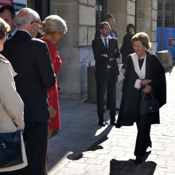 Le maire de Rouen Yvon Robert et sa femme et Brigitte Macron et la reine Sonja de Norvège à la mairie de Rouen - La reine Sonja de Norvège , la première Dame Brigitte Macron au centenaire de la Section Norvégienne du Lycée Pierre Corneille à Rouen le 24 septembre 2018. Au programme : Signatures d'accords-cadres de coopération dans le domaine de l'éducation, de l'enseignement supérieur, de la recherche scientifique, de l'innovation, de l'industrie et de la culture; dévoilement de la statue offerte par la Norvège par Sa Majesté la Reine en présence de l'artiste, Espen Dietrichson; signature du Livre d'Or en présence des autorités et des élus. © Francis Petit / Bestimage