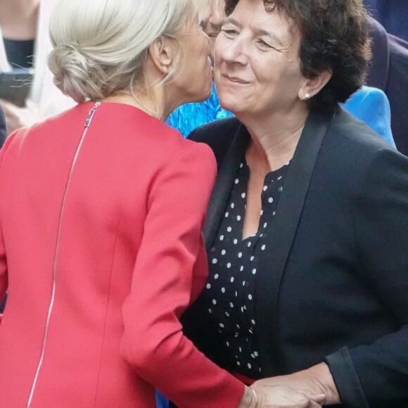 La première dame Brigitte Macron et Frédérique Vidal, ministre de l'Enseignement supérieur, de la Recherche et de l'Innovation - La reine Sonja de Norvège, la première Dame Brigitte Macron au centenaire de la Section Norvégienne du Lycée Pierre Corneille à Rouen le 24 septembre 2018. Au programme : Signatures d'accords-cadres de coopération dans le domaine de l'éducation, de l'enseignement supérieur, de la recherche scientifique, de l'innovation, de l'industrie et de la culture; dévoilement de la statue offerte par la Norvège par Sa Majesté la Reine en présence de l'artiste, Espen Dietrichson; signature du Livre d'Or en présence des autorités et des élus. © Francis Petit / Bestimage