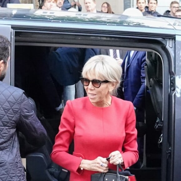 La première Dame Brigitte Macron - La reine Sonja de Norvège , la première Dame Brigitte Macron au centenaire de la Section Norvégienne du Lycée Pierre Corneille à Rouen le 24 septembre 2018. Au programme : Signatures d'accords-cadres de coopération dans le domaine de l'éducation, de l'enseignement supérieur, de la recherche scientifique, de l'innovation, de l'industrie et de la culture; dévoilement de la statue offerte par la Norvège par Sa Majesté la Reine en présence de l'artiste, Espen Dietrichson; signature du Livre d'Or en présence des autorités et des élus. © Francis Petit / Bestimage