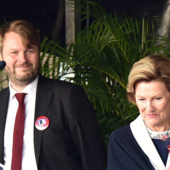 La reine Sonja de Norvège - La reine Sonja de Norvège , la première Dame Brigitte Macron au centenaire de la Section Norvégienne du Lycée Pierre Corneille à Rouen le 24 septembre 2018. Au programme : Signatures d'accords-cadres de coopération dans le domaine de l'éducation, de l'enseignement supérieur, de la recherche scientifique, de l'innovation, de l'industrie et de la culture; dévoilement de la statue offerte par la Norvège par Sa Majesté la Reine en présence de l'artiste, Espen Dietrichson; signature du Livre d'Or en présence des autorités et des élus. © Francis Petit / Bestimage