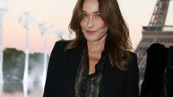 Fashion Week : Carla Bruni, Charlotte Gainsbourg... ravissantes à la tour Eiffel