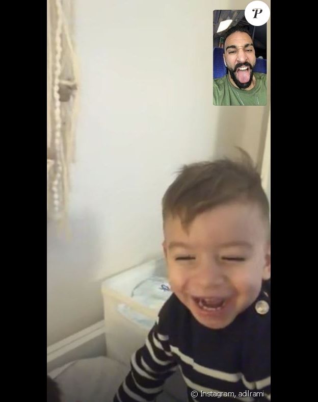 Adil Rami en facetime avec l'un de ses jumeaux le 28 septembre 2018.