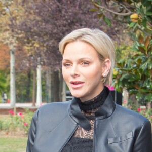 La princesse Charlene de Monaco arrive au Pavillon Ledoyen pour assister au défilé Akris. Paris, le 30 septembre 2018.