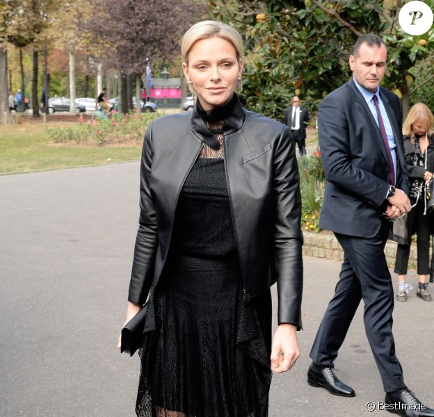 La princesse Charlene de Monaco assiste au défilé Akris collection PAP Printemps/été 2019 lors de la fashion week à Paris le 30 septembre 2018. © Veeren-CVS/Bestimage