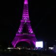 Illumination de la Tour Eiffel en rose lors de la soirée de lancement de la 25ème édition "Octobre rose" sur la péniche Pavillon Seine à Paris, France, le 1er octobre 2018. L'association Le Cancer du Sein, Parlons-en! lance la 25 édition d'Octobre Rose en France. © Denis Guignebourg/Bestimage