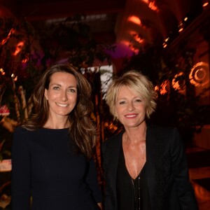 Exclusif - Anne-Claire Coudray (Maîtresse de cérémonie) et Sophie Davant - Dîner de la Fondation ARC au Pavillon Cambon à Paris, le 1er octobre 2018. Le prix Nobel de Médecine était décerné à deux pionniers des immunothérapies en cancérologie et la Fondation ARC ouvrait Octobre Rose avec sa soirée FOR THE WOMEN WE LOVE afin de financer trois projets d'excellence visant à permettre aux femmes atteintes d’un cancer du sein de bénéficier de cette révolution thérapeutique (Voir communiqué de presse ci-joint). © Rachid Bellak/Bestimage  No web/No blog pour Belgique/Suisse01/10/2018 - Paris