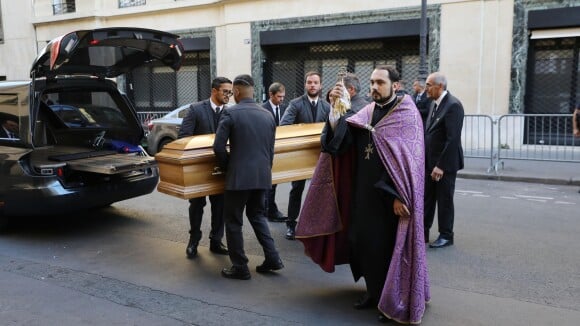 Obsèques de Charles Aznavour : Ses proches réunis pour une dernière cérémonie