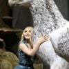 Evanna Lynch avec Buck lors de la preview de la Forêt Interdite dans le Warner Bros. Studio Tour London - The Making of Harry Potter, près de Londres, le 8 mars 2017.