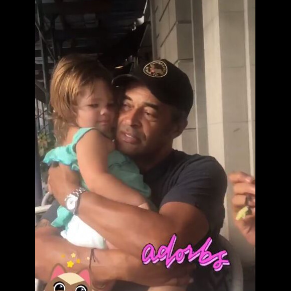 Yannick Noah avec sa petite-fille à New York le 10 octobre 2018.