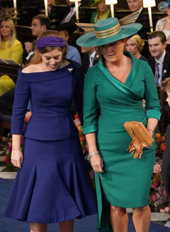 Sarah Ferguson, duchesse d'York et la princesse Beatrice d'York - Cérémonie de mariage de la princesse Eugenie d'York et Jack Brooksbank en la chapelle Saint-George au château de Windsor, Royaume Uni le 12 octobre 2018.