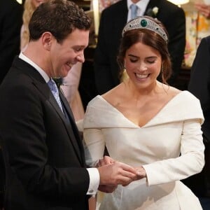 La princesse Eugenie d'York (robe Peter Pilotto) et Jack Brooksbank - Cérémonie de mariage de la princesse Eugenie d'York et Jack Brooksbank en la chapelle Saint-George au château de Windsor, Royaume Uni le 12 octobre 2018.