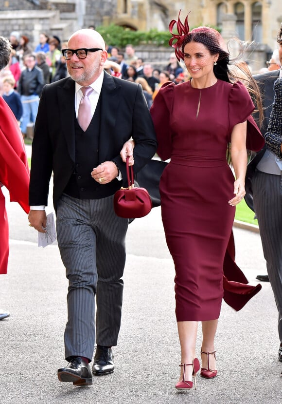 Demi Moore en Stella McCartney - Les invités arrivent à la chapelle St. George pour le mariage de la princesse Eugenie d'York et Jack Brooksbank au château de Windsor, Royaume Uni, le 12 octobre 2018.