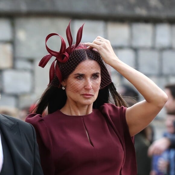 Demi Moore en Stella McCartney - Les invités arrivent à la chapelle St. George pour le mariage de la princesse Eugenie d'York et Jack Brooksbank au château de Windsor, Royaume Uni, le 12 octobre 2018.