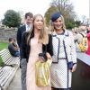 Kate Moss et sa fille Lila Grace Moss quittent le château de Windsor après le mariage de la princesse Eugénie d'York et Jack Brooksbank le 12 octobre 2018.