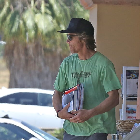 Exclusif - Danny Moder fait des courses avec ses enfants Phinnaeus et Hazel à Malibu, Californie, Etats-Unis, le 13 juin 2018.