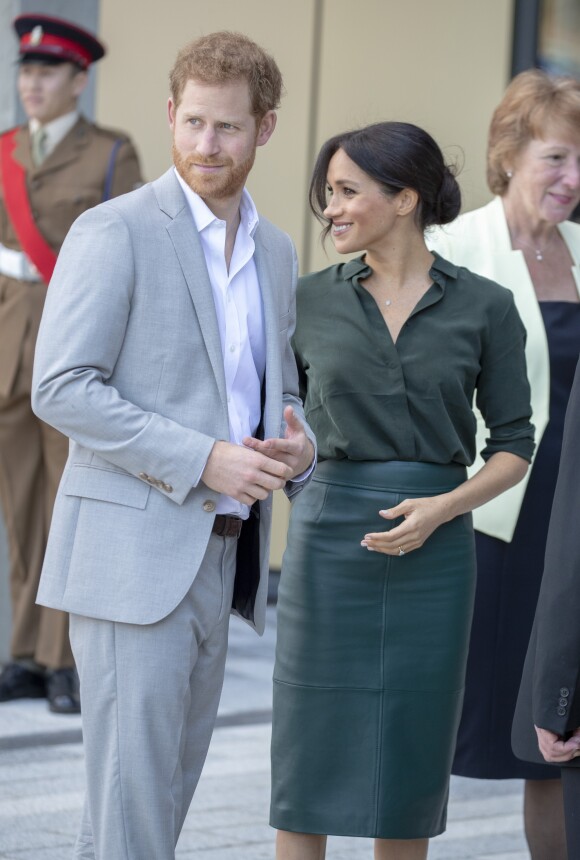 Le prince Harry, duc de Sussex, et Meghan Markle, duchesse de Sussex, inaugurent l'université technologique à Bognor Regis. C'est leur première visite dans le comté de Sussex depuis leur mariage. Le 3 octobre 2018.