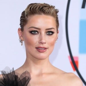 Amber Heard à la soirée 2018 American Music Awards au théâtre Microsoft à Los Angeles, le 9 octobre 2018