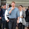 Le prince Harry, duc de Sussex et sa femme Meghan Markle, duchesse de Sussex (enceinte) visitent le campus de la "Dubbo Senior School" à Dubbo en Australie dans le cadre de leur première tournée officielle, le 17 octobre 2018.