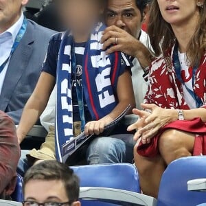 Jamel Debbouze, sa femme Mélissa Theuriau et leur fils Léon dans les tribunes du stade de France lors du match de ligue des nations opposant la France à l'Allemagne à Saint-Denis, Seine Saint-Denis, France, le 16 octobre 2018.