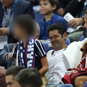 Jamel Debbouze, sa femme Mélissa Theuriau et leur fils Léon dans les tribunes du stade de France lors du match de ligue des nations opposant la France à l'Allemagne à Saint-Denis, Seine Saint-Denis, France, le 16 octobre 2018. La France a gagné 2-1.