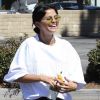 Selena Gomez, très souriante se promène avec ses amies à Studio City le 22 septembre 2018.