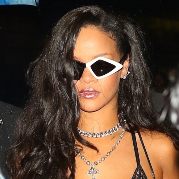 Rihanna à la sortie du 1 OAK nightclub pour l'after party de son défilé de mode "Rihanna's Savage X Fenty" lors de la Fashion Week à New York, le 12 septembre 2018