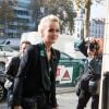 Laeticia Hallyday se rend dans les locaux de la station de radio RTL avec son agent Laurence Favalelli pour une interview suite à la sortie de l'album de Johnny "Mon pays c'est l'amour" à Neuilly-sur-Seine le 19 octobre 2018.